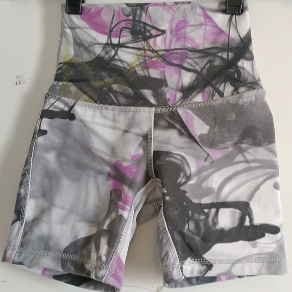 Lululemon Throwback Print Align High-Rise Short Size 0 - Picture 4 of 15